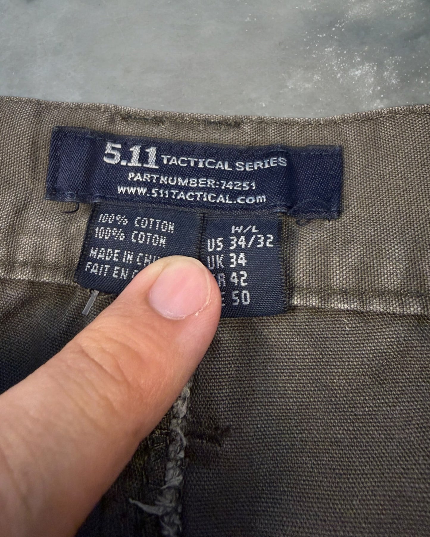 ‘00s 511 Cargo Shorts Sz. 35