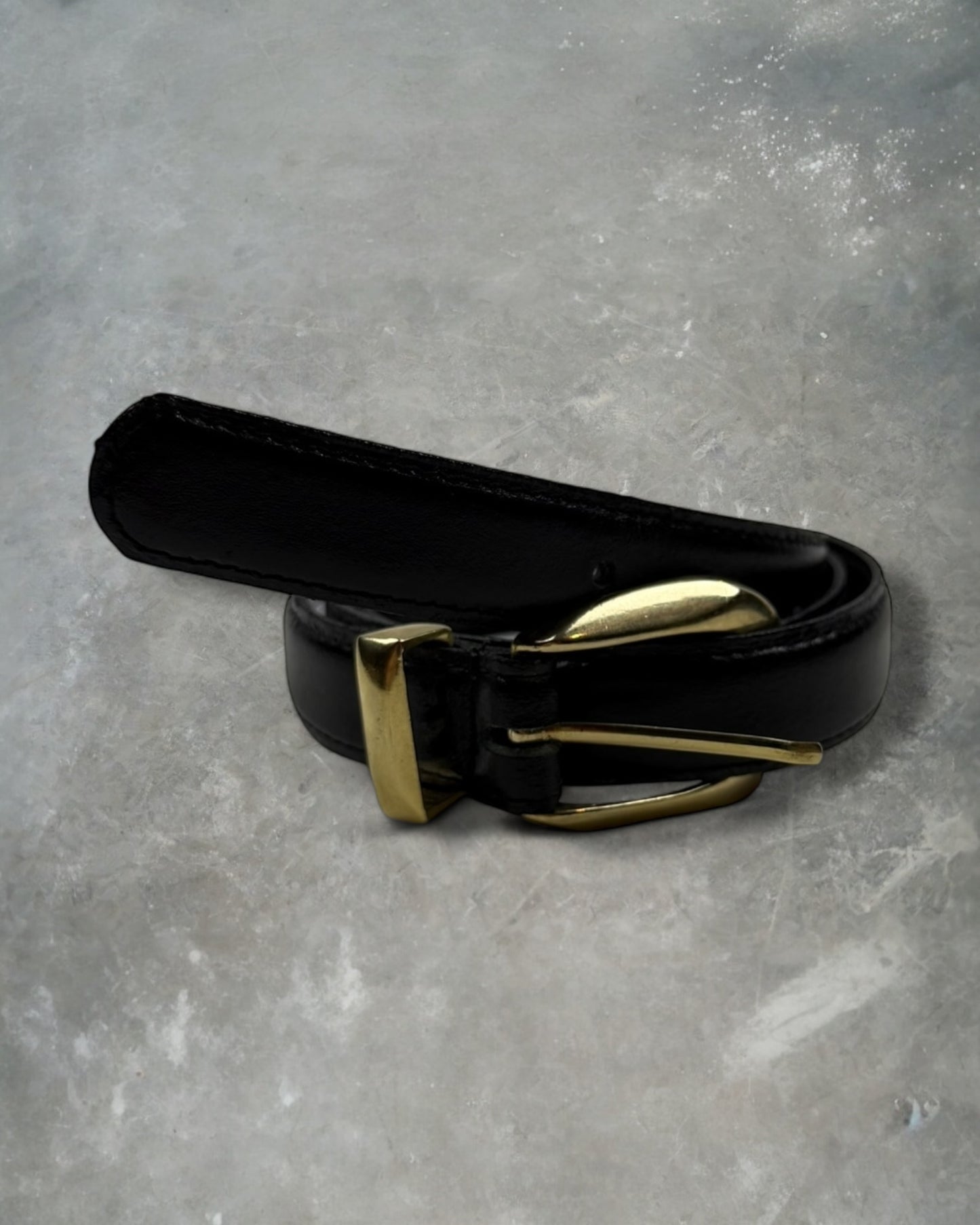 ‘00s Black Leather Gold Buckle Belt Sz. 32
