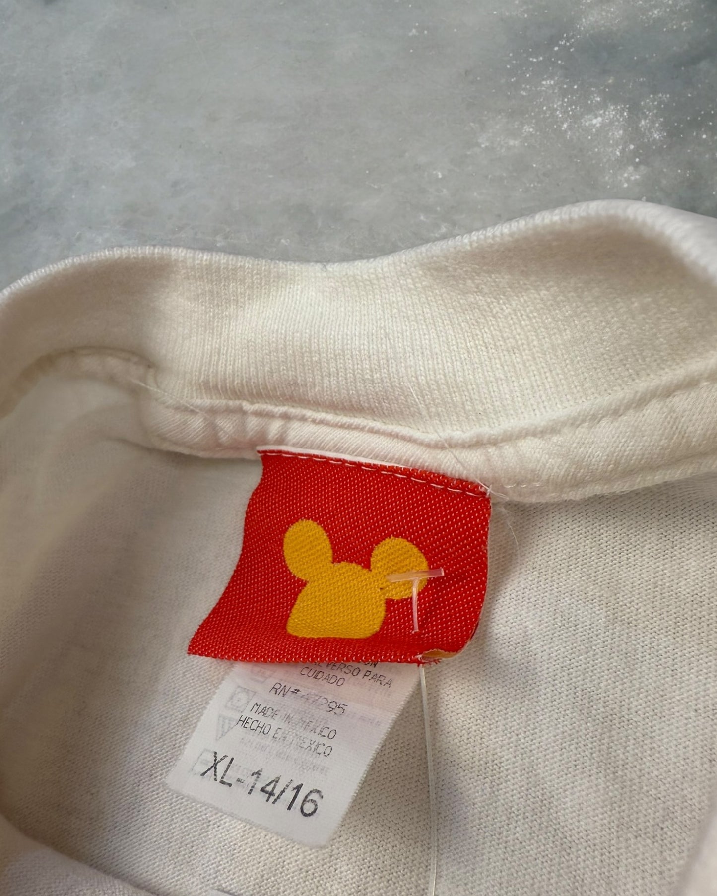 ‘00s Winnie The Pooh Tee Sz. Youth XL