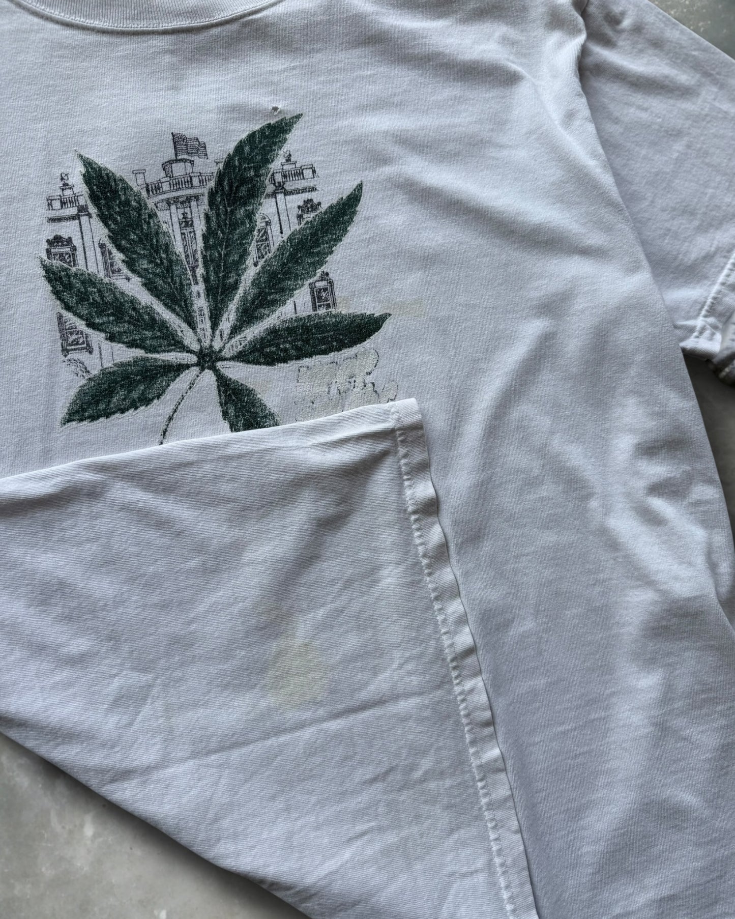 ‘00s White House Weed Tee Sz. XL