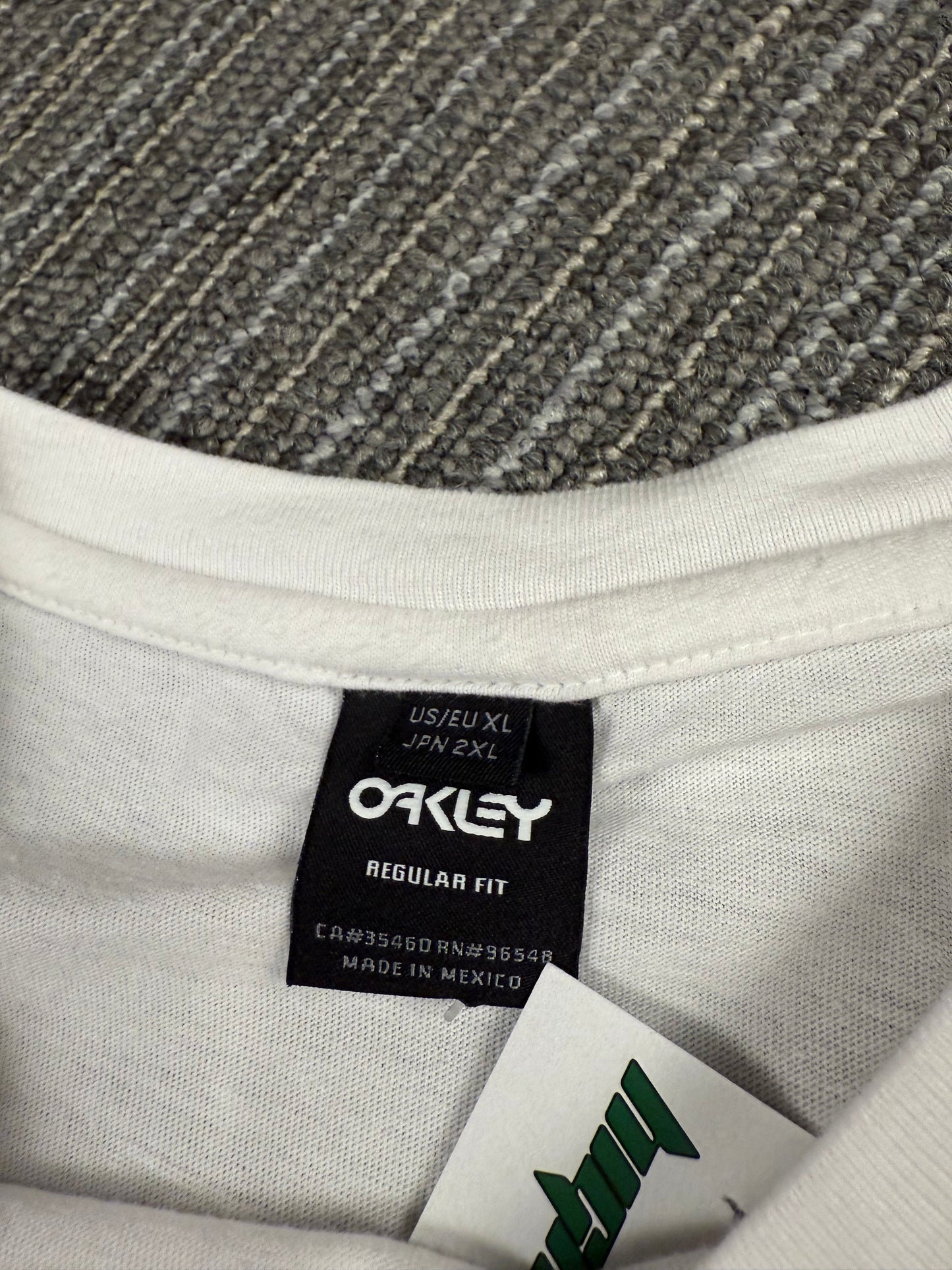 ‘10s Oakley Tee Sz. XL