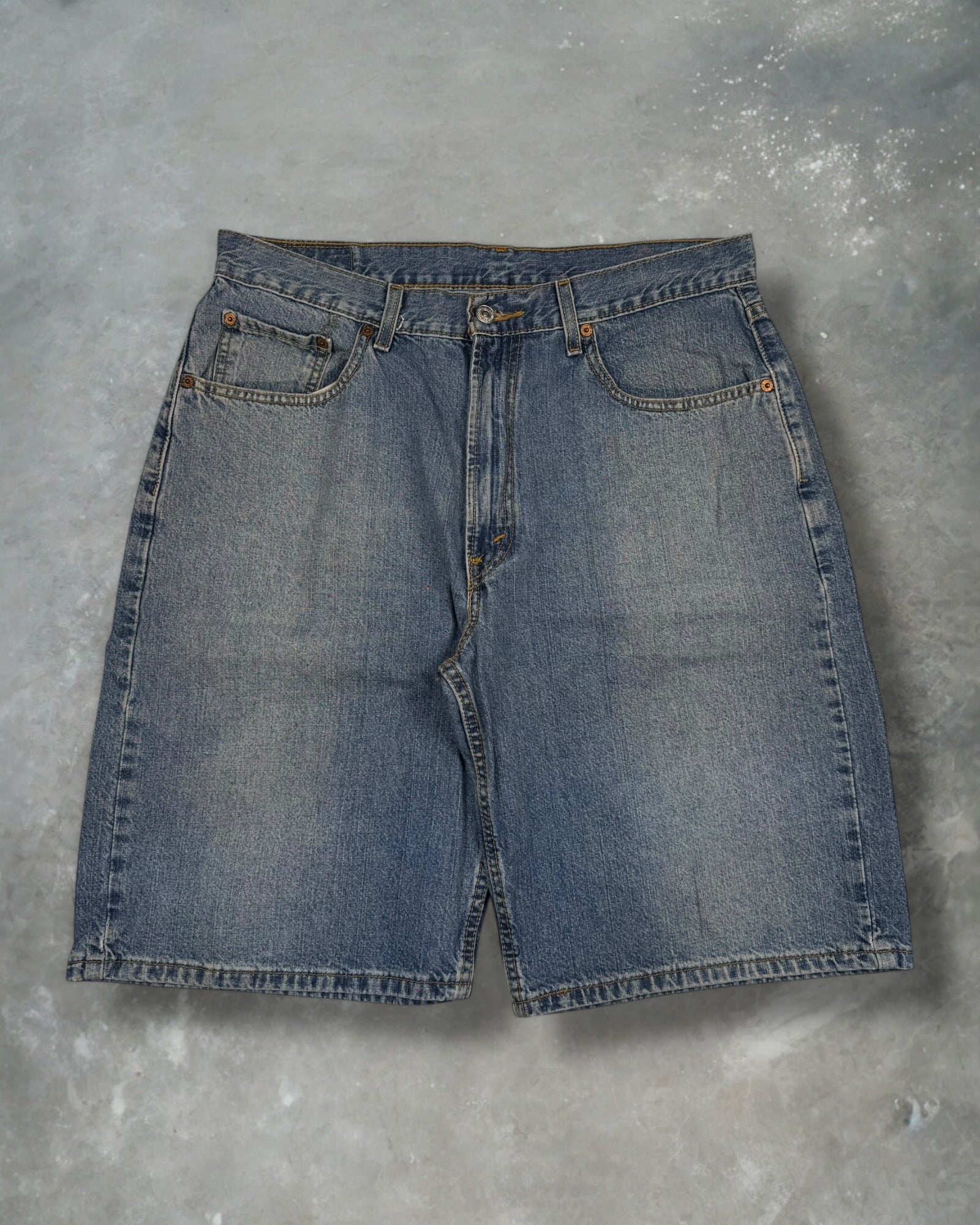 ‘00s Levi’s 569 Jorts Sz. 34