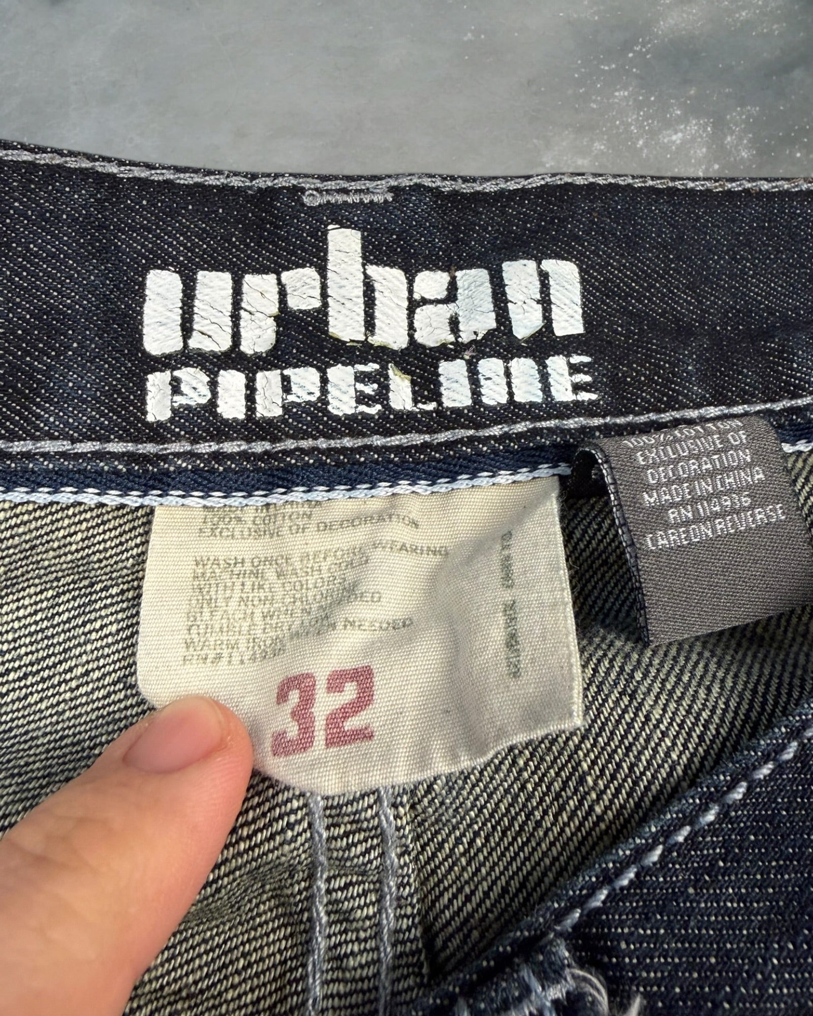 ‘00s Baggy Urban Pipeline Jorts Sz. 32