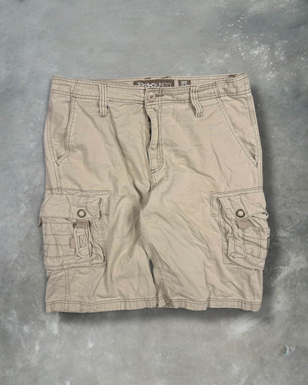 ‘00s Ecko Cargo Shorts Sz. 34