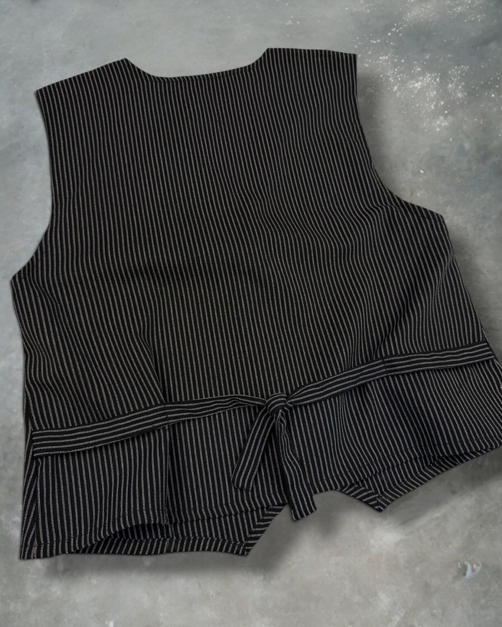 ‘00s Capacity Suit Vest Top Sz. L