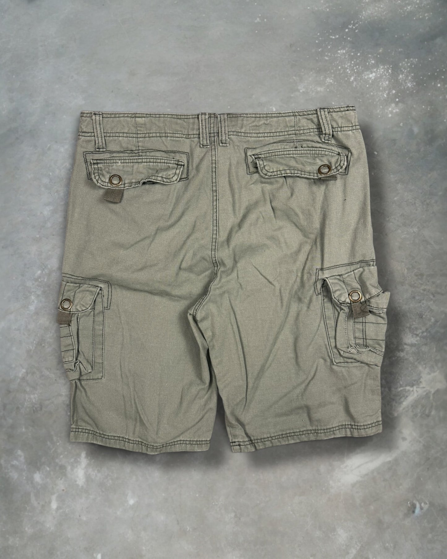 ‘00s Ecko Cargo Shorts Sz. 34