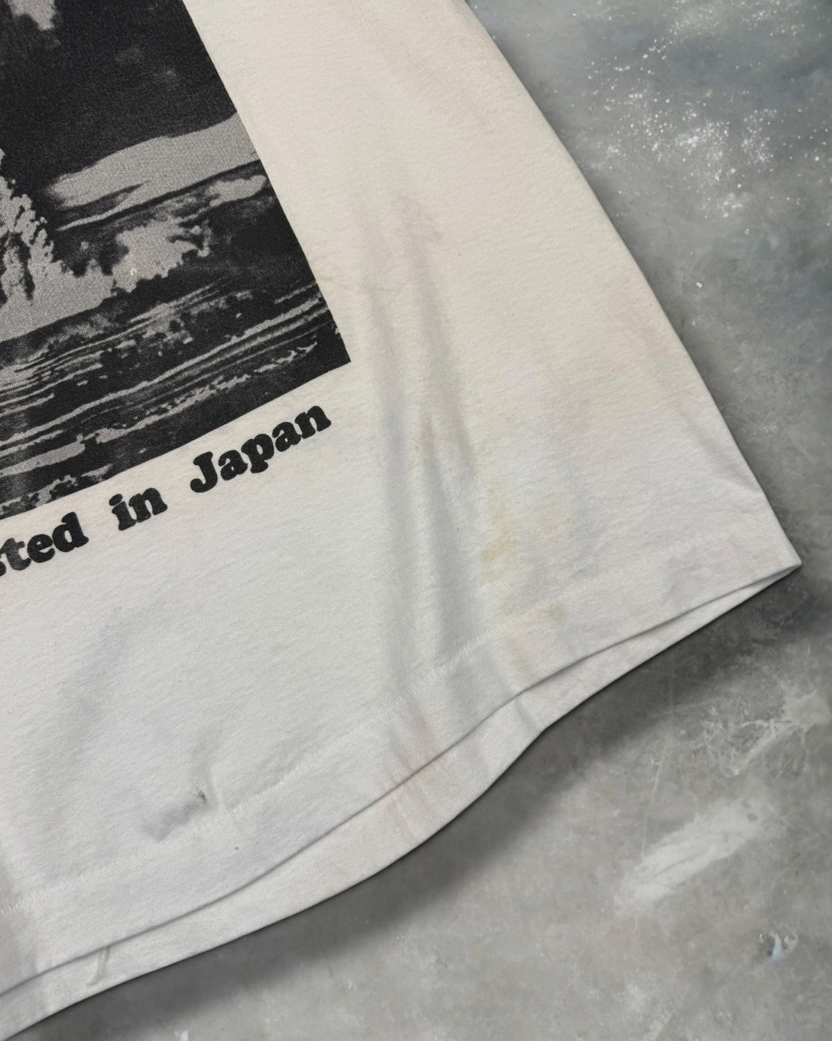 ‘90s Atom Bomb Controversial Tee Sz. XL￼