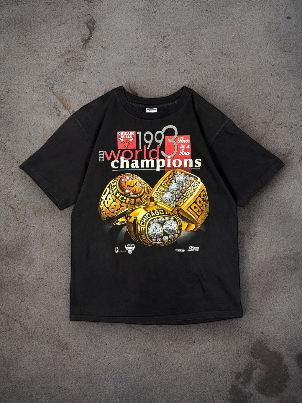 ‘93 Bulls Champions Rings Tee Sz. L