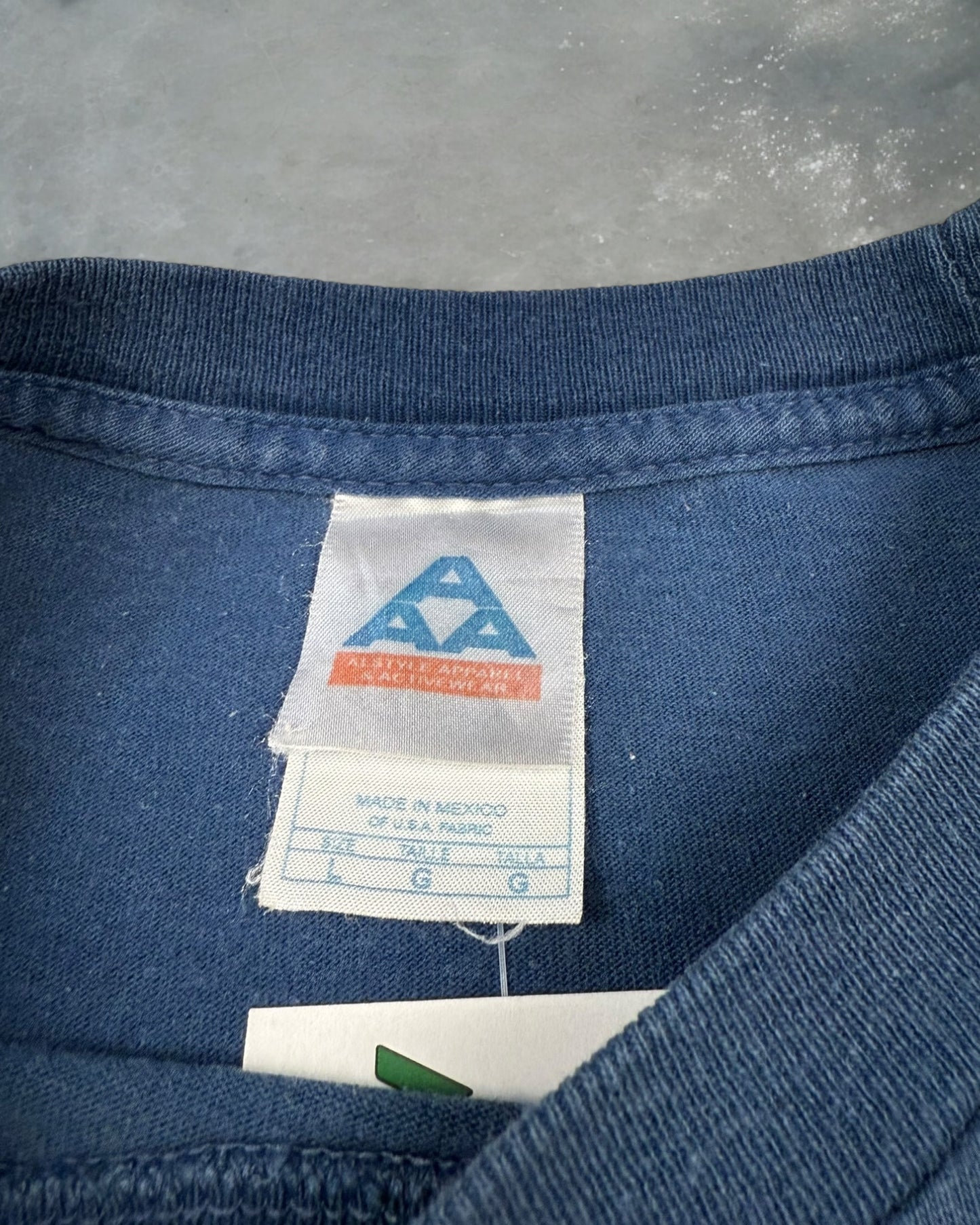 ‘00s Jesus Button Tee Sz. L