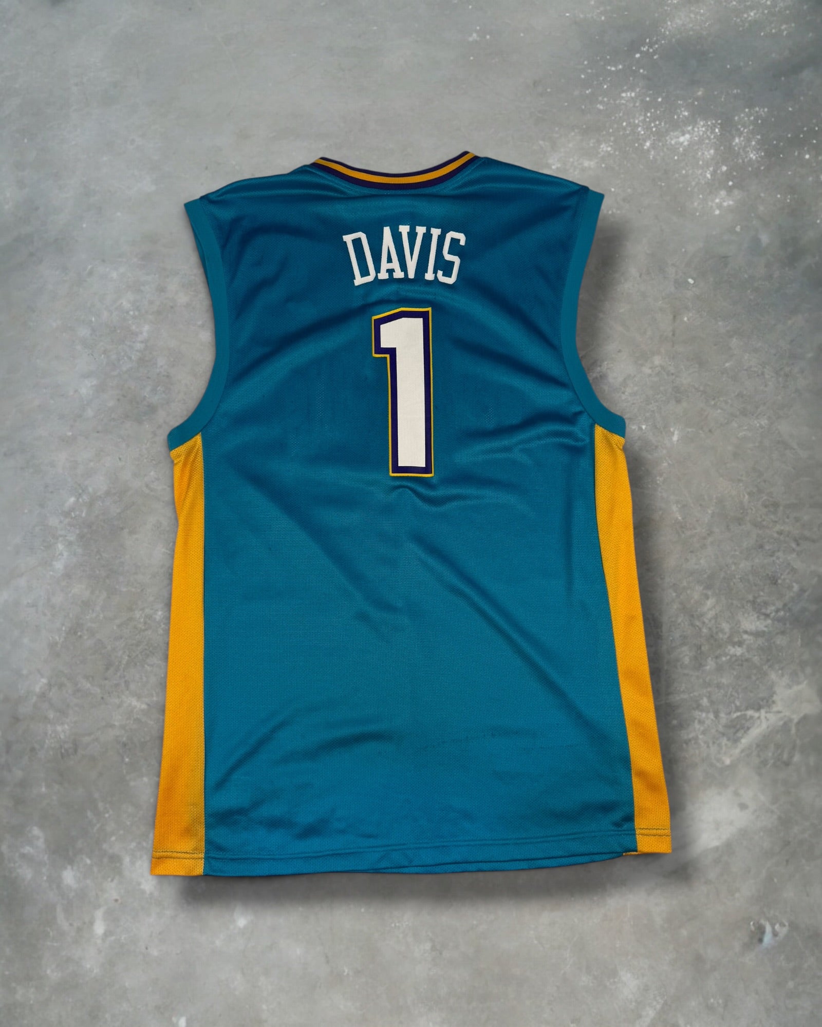 ‘00s Davis New Orleans Jersey Sz. M