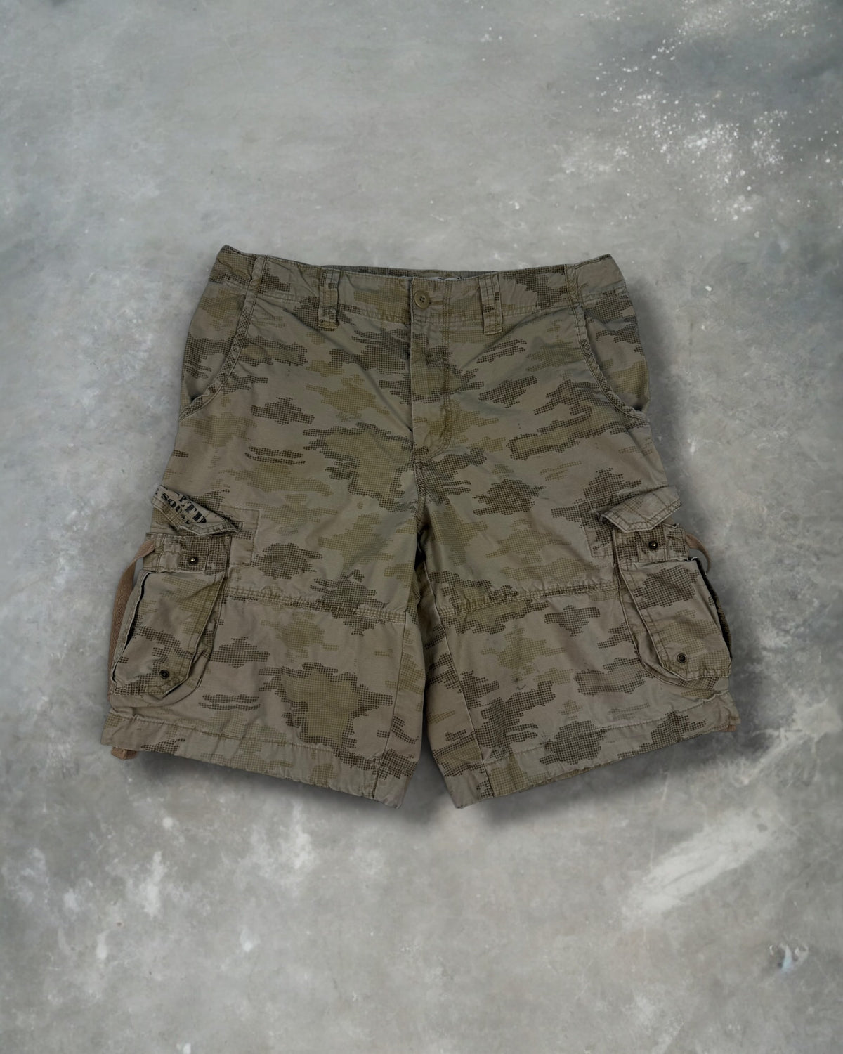 ‘00s Urban Pipeline Digi Camo Jorts Sz. 34