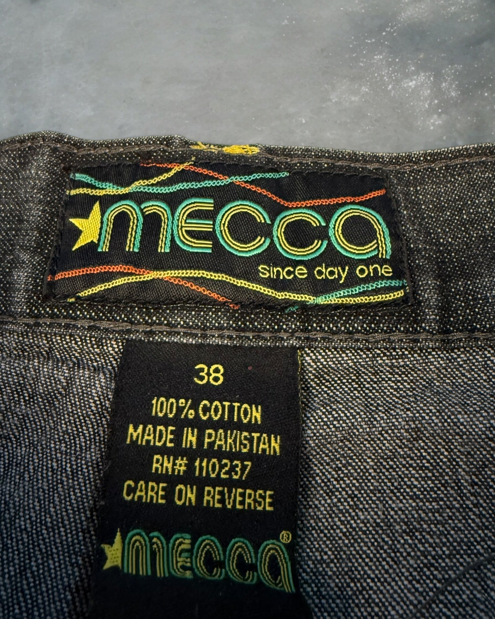 ‘00s Mecca Baggy Jorts Sz. 38