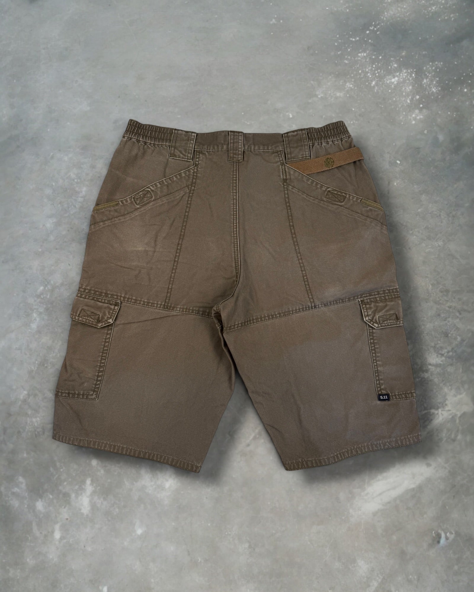‘00s 511 Cargo Shorts Sz. 35