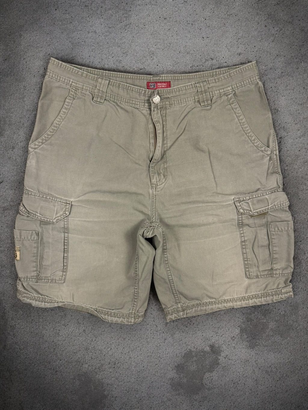 ‘00s Faded Glory Cargo Jorts Sz. 36