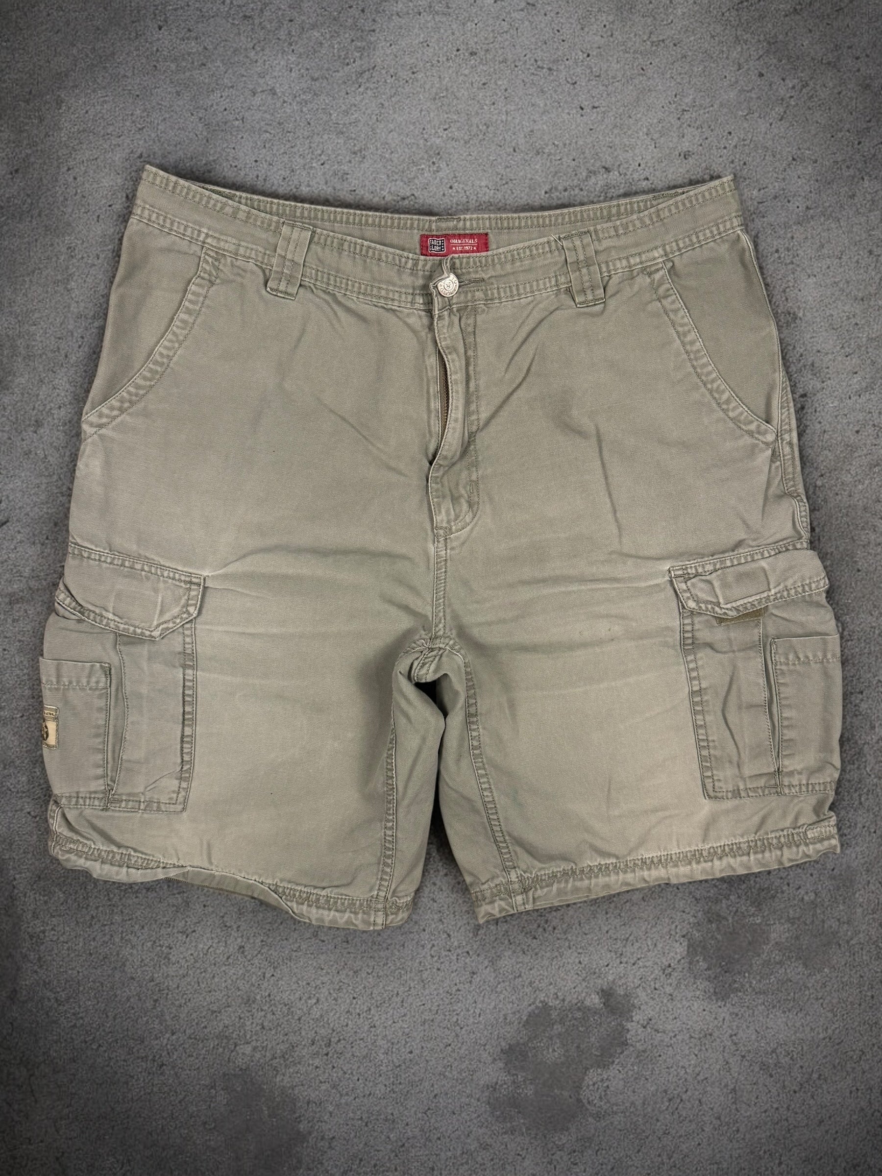 ‘00s Faded Glory Cargo Jorts Sz. 36