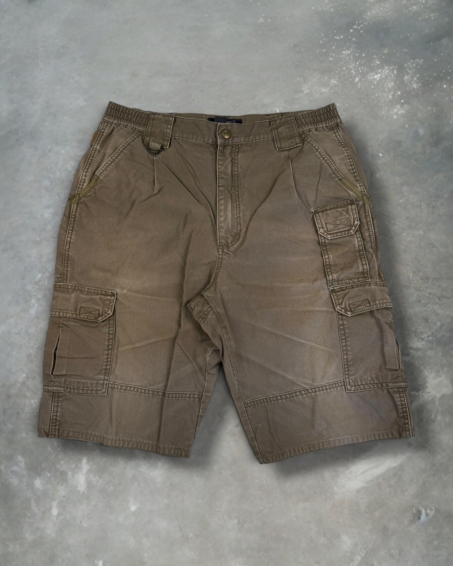 ‘00s 511 Cargo Shorts Sz. 35